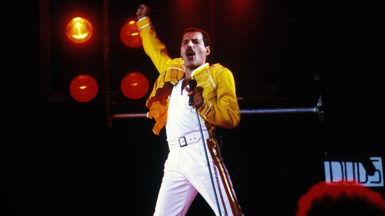 Queen - Live At Wembley Stadium